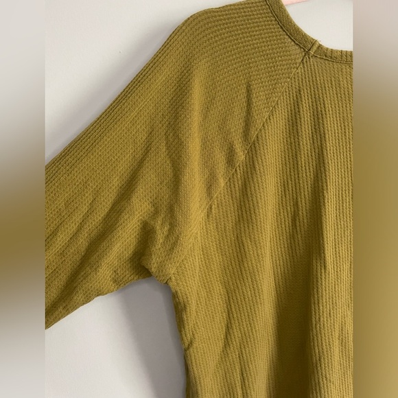 Madewell Oversized Light Button Up Top in Olive - Picture 7 of 8